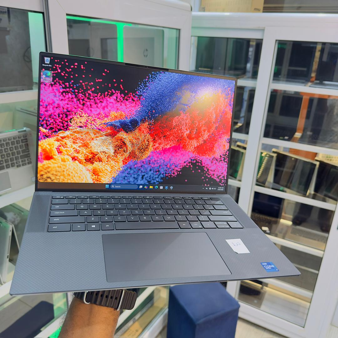 Dell  Inspiron 15 3511