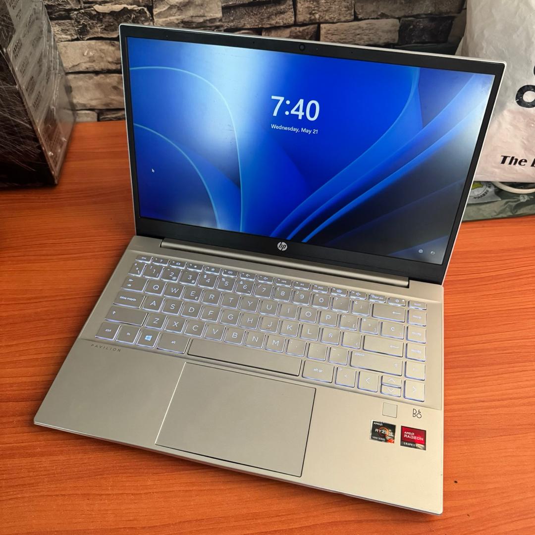 HP PAVILION 14 AMD RYZEN 7